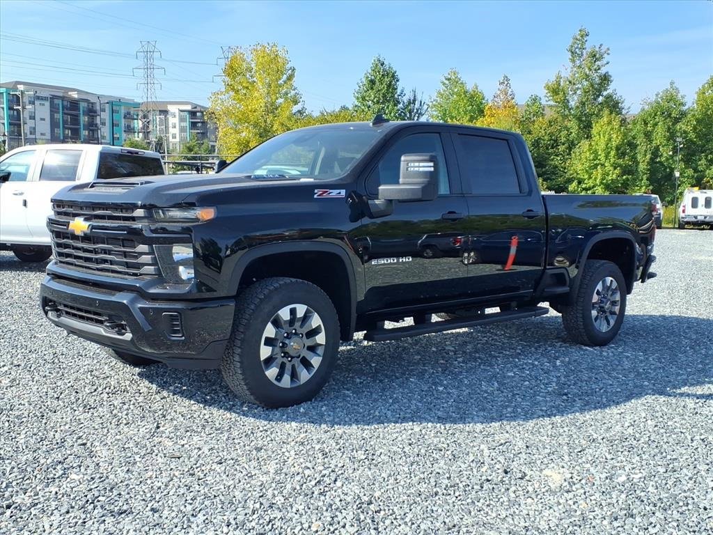 2026 Chevrolet Silverado 2500HD Custom photo 2