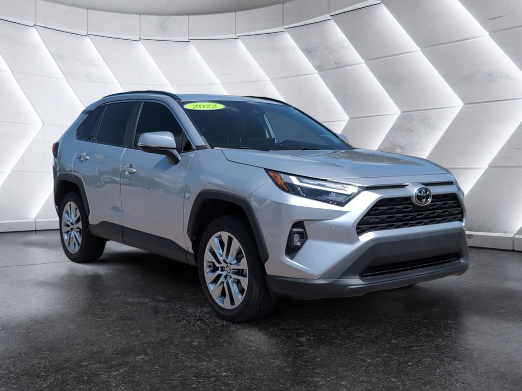 2022 Toyota RAV4 XLE Premium photo 3