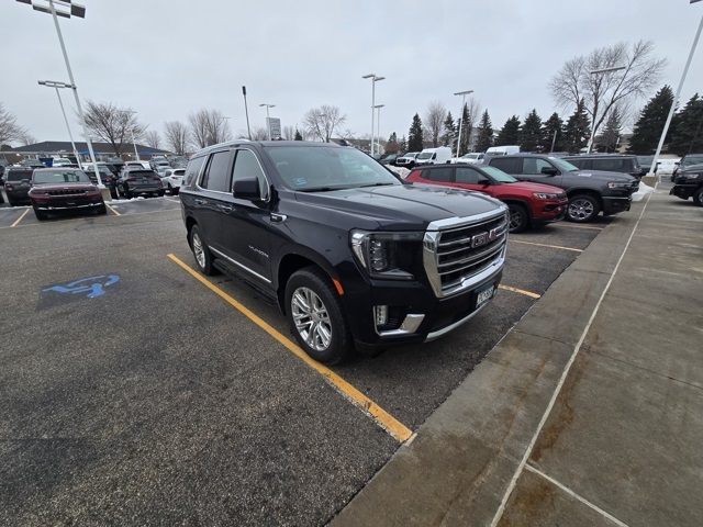 2022 GMC Yukon SLT's photo