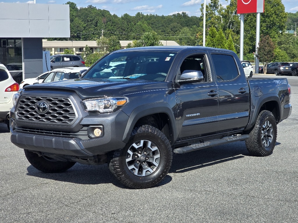 2023 Toyota Tacoma TRD Off-Road photo 2