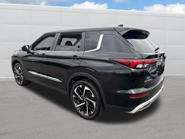 2022 Mitsubishi Outlander SE photo 3