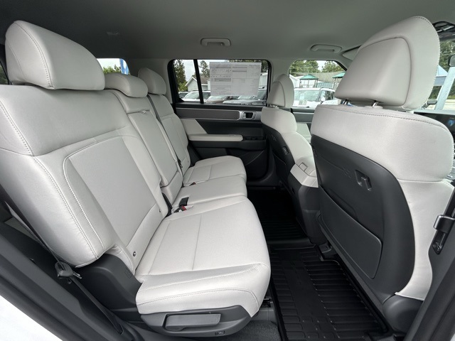 2026 Hyundai Santa Fe SE photo 3