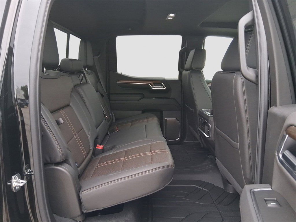 2025 Chevrolet Silverado 1500 High Country photo 19
