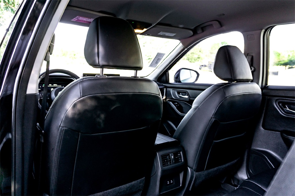 2024 Nissan Rogue SL photo 26