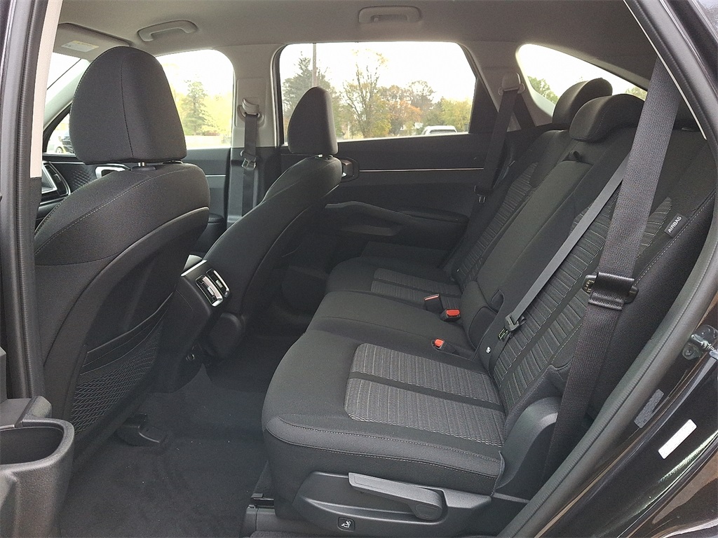 2026 Kia Sorento LX photo 4