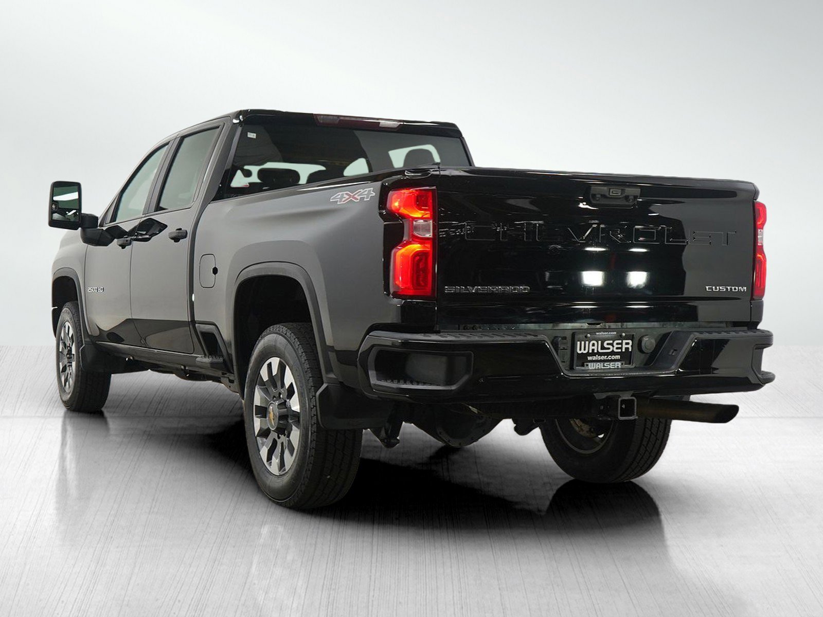 2021 Chevrolet Silverado 2500HD Custom photo 3