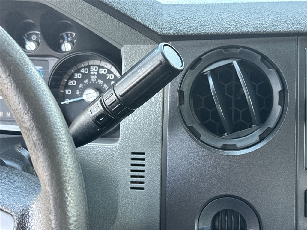2014 Ford F-550 photo 12