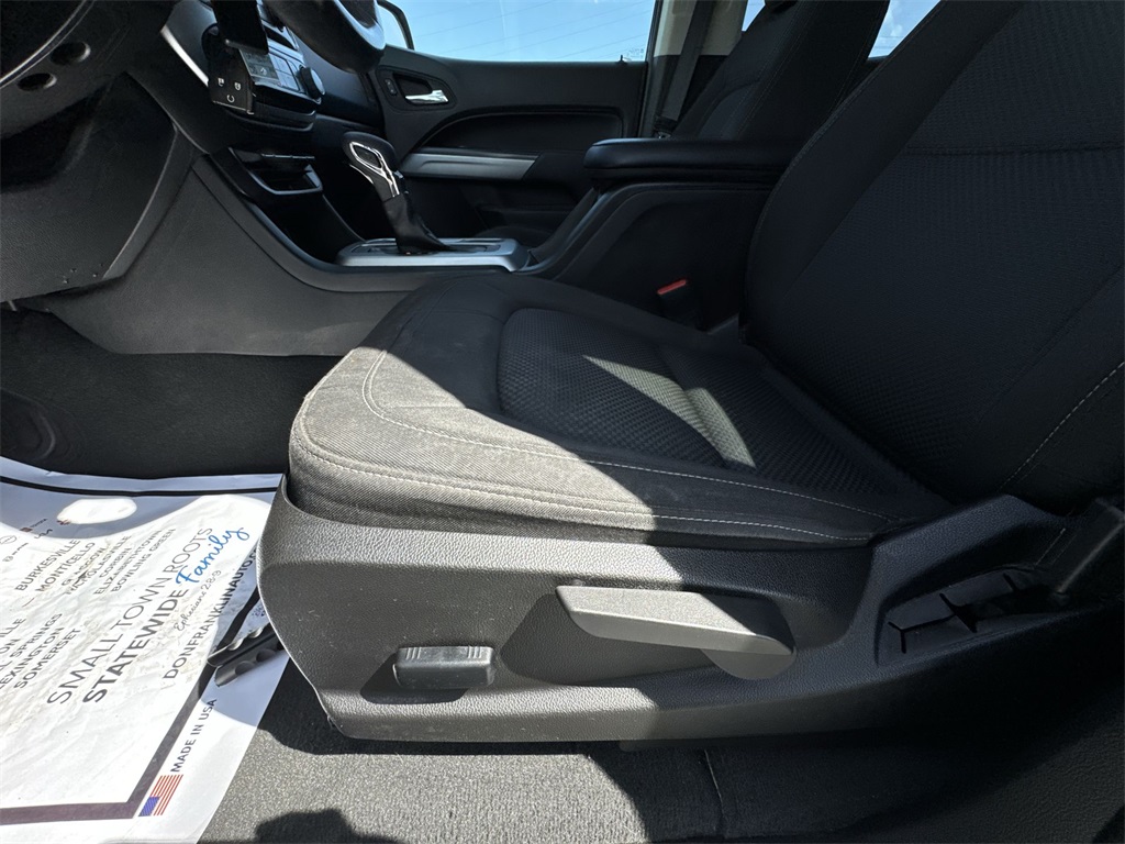 2022 Chevrolet Colorado LT photo 12