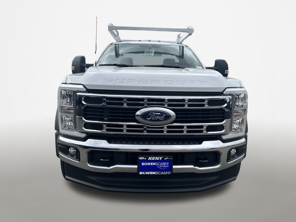 2025 Ford F-550 photo 4