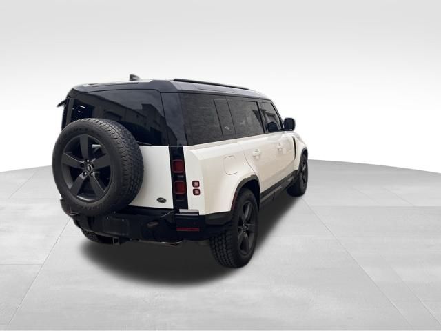 2022 Land Rover Defender 110 X-Dynamic HSE photo 2