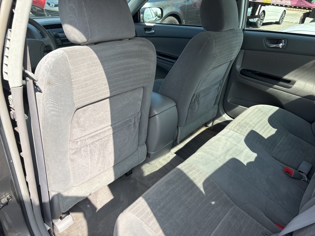 2005 Toyota Camry LE photo 11