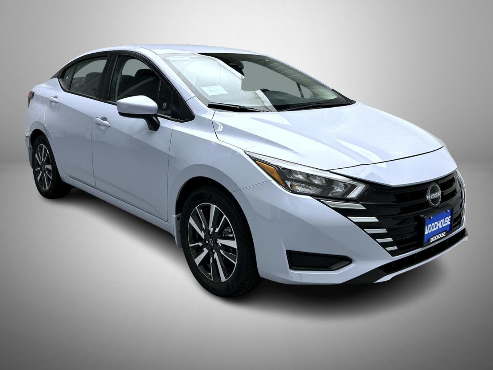 2025 Nissan Versa 1.6 SV photo 3