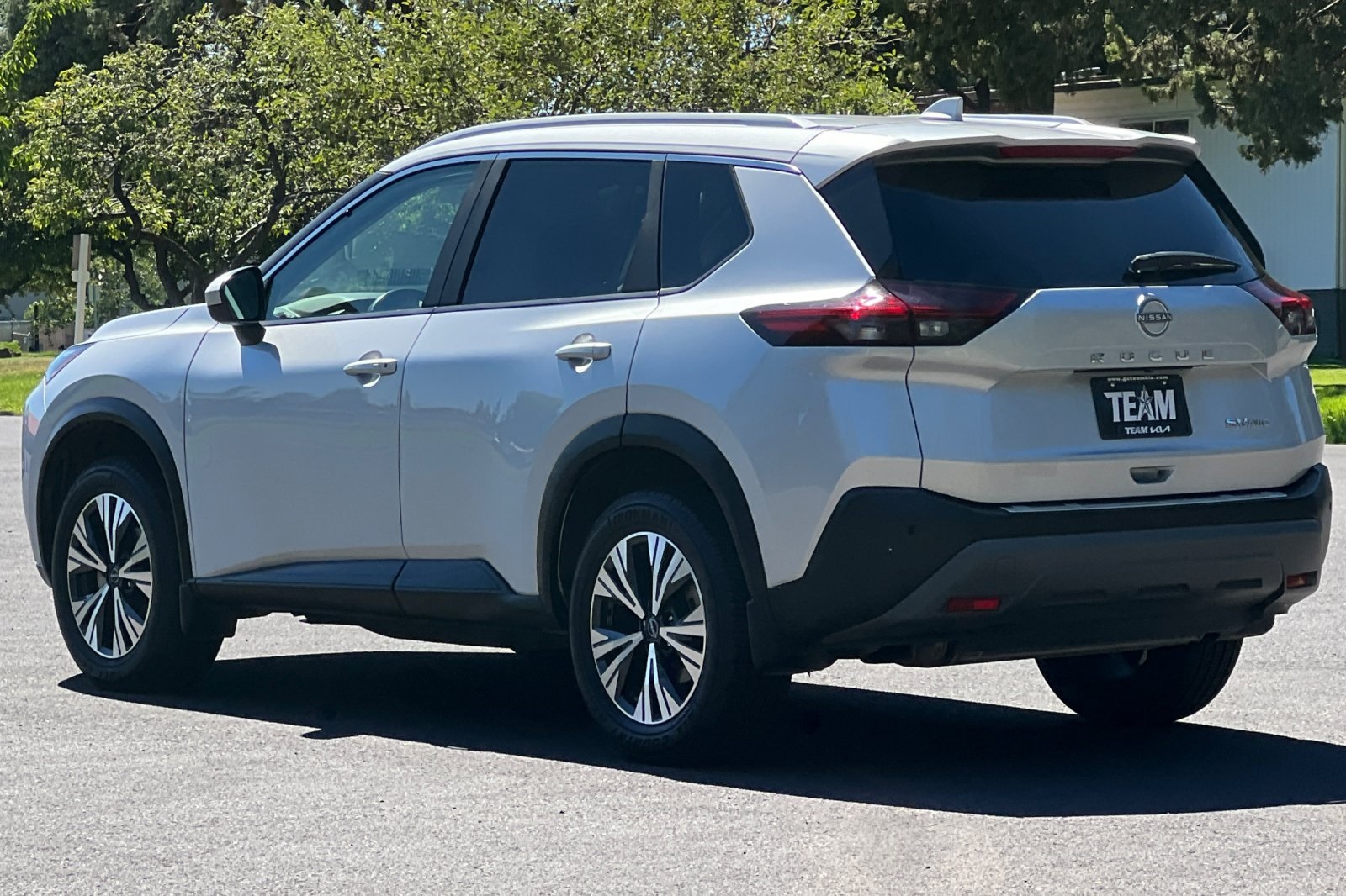 2023 Nissan Rogue SV photo 5