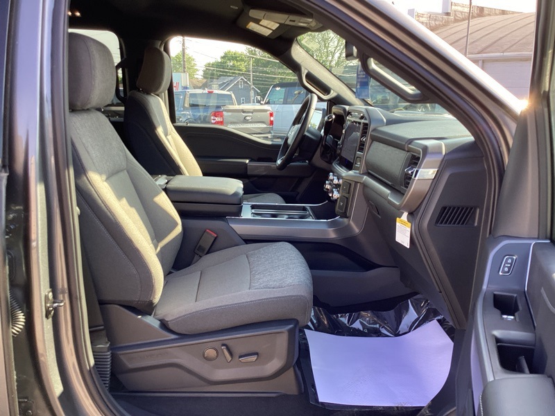 2025 Ford F-150 XLT photo 19