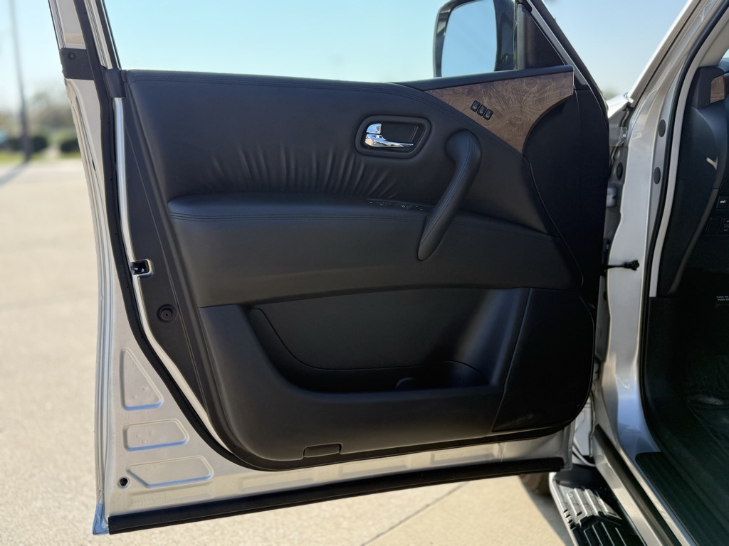 2023 Nissan Armada SL photo 11