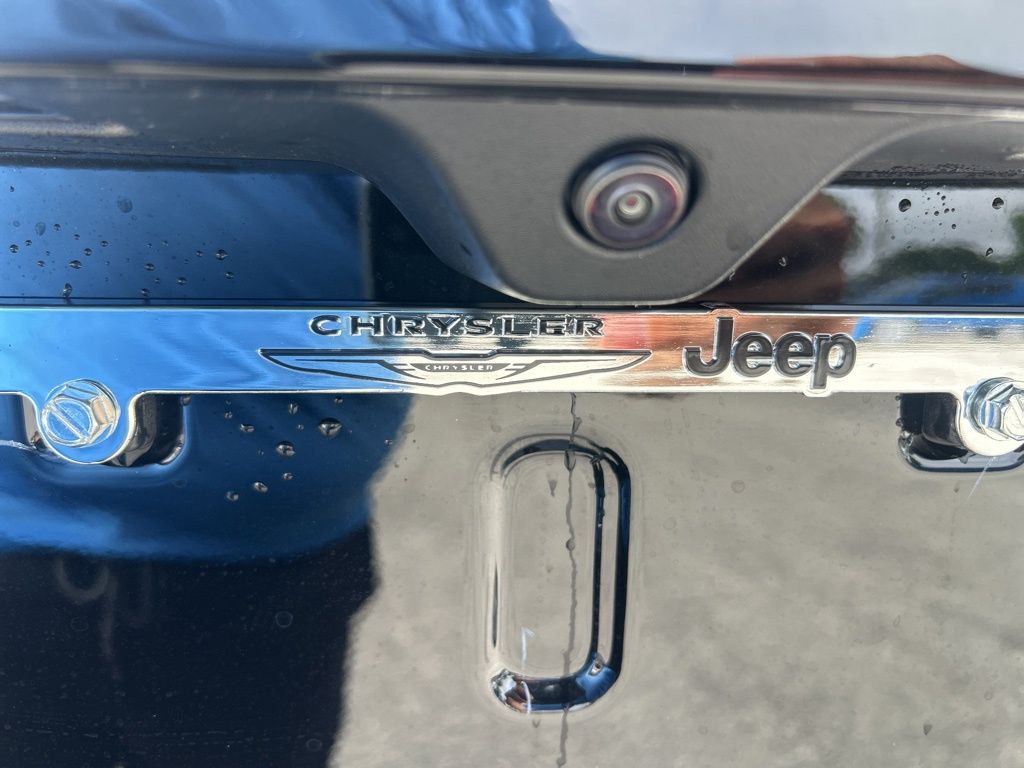 2025 Jeep Compass Latitude photo 17