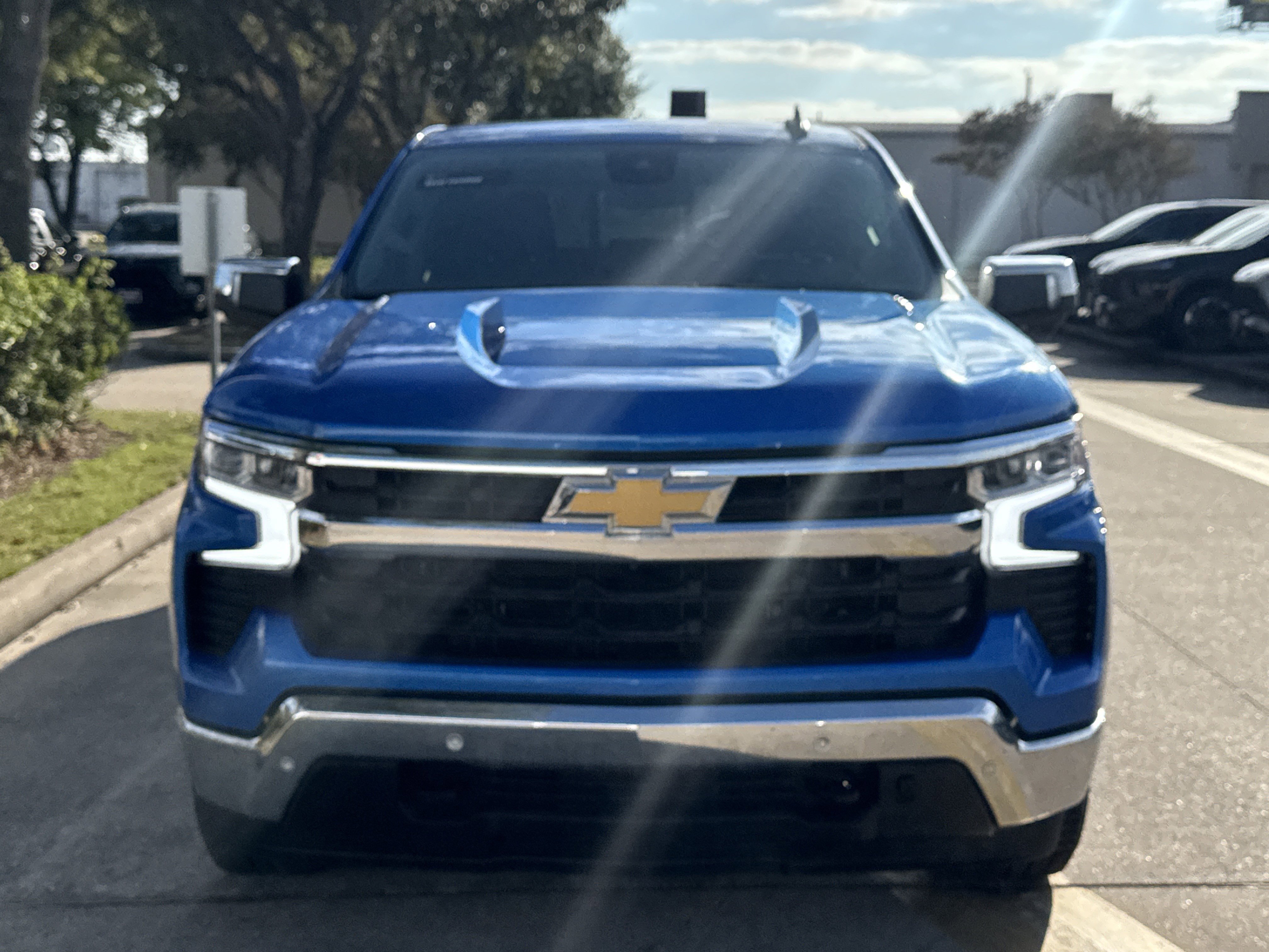 2025 Chevrolet Silverado LT photo 2