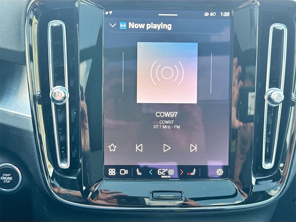2024 Volvo XC40 Core photo 16