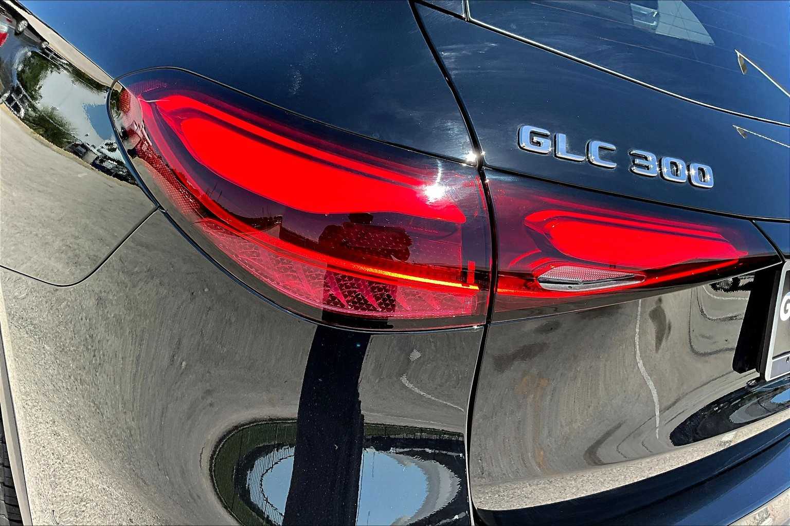 2026 Mercedes Benz GLC 300 photo 6