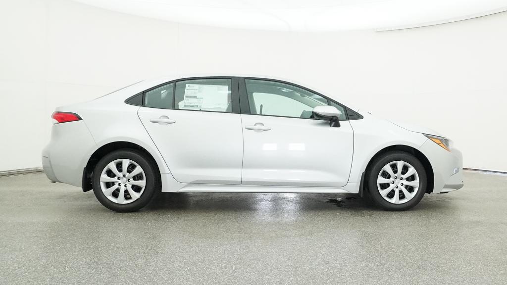 2025 Toyota Corolla LE photo 24