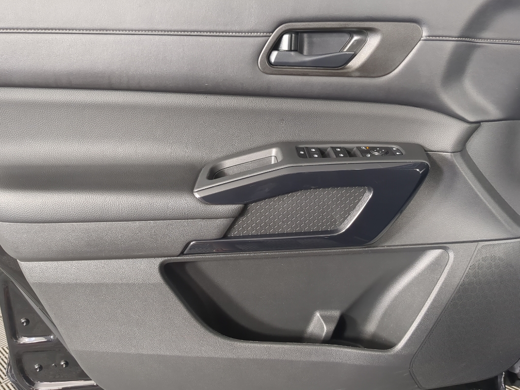 2024 Nissan Pathfinder SV photo 11
