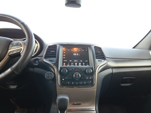 2017 Jeep Grand Cherokee Laredo photo 11
