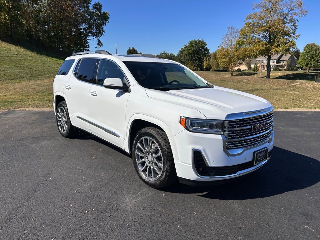 2023 GMC Acadia Denali's photo