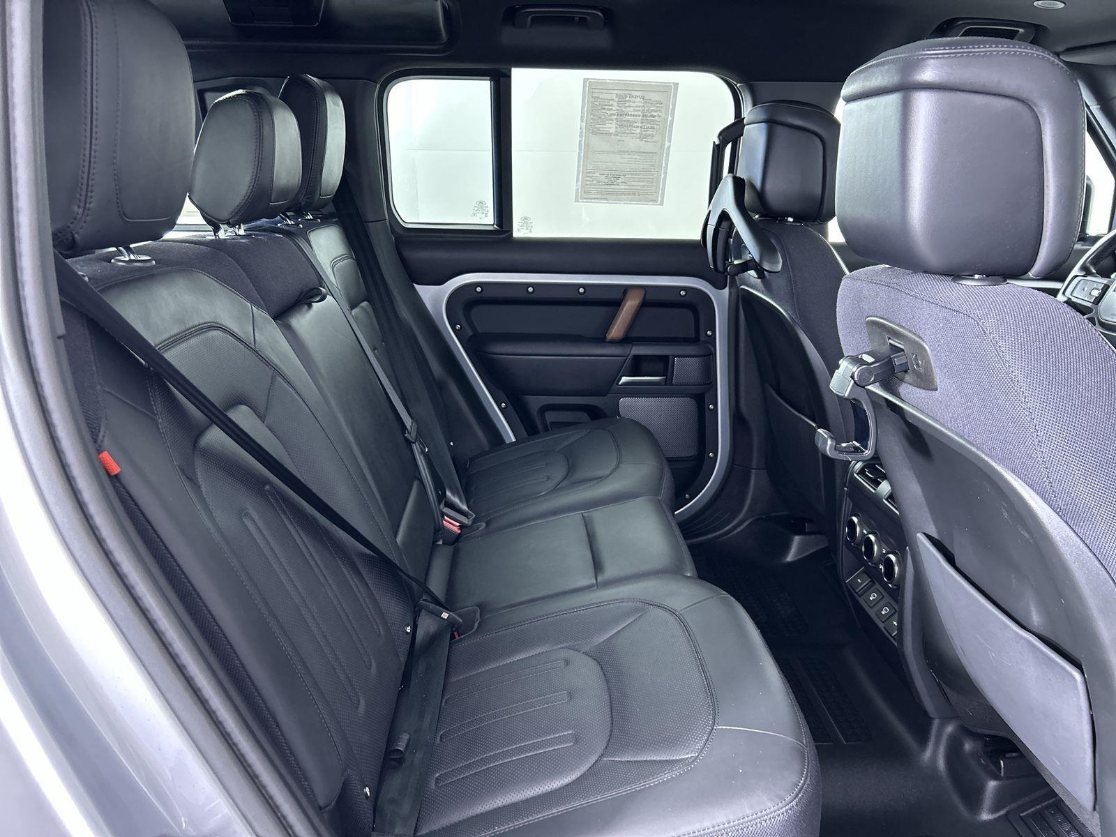 2021 Land Rover Defender 110 photo 28