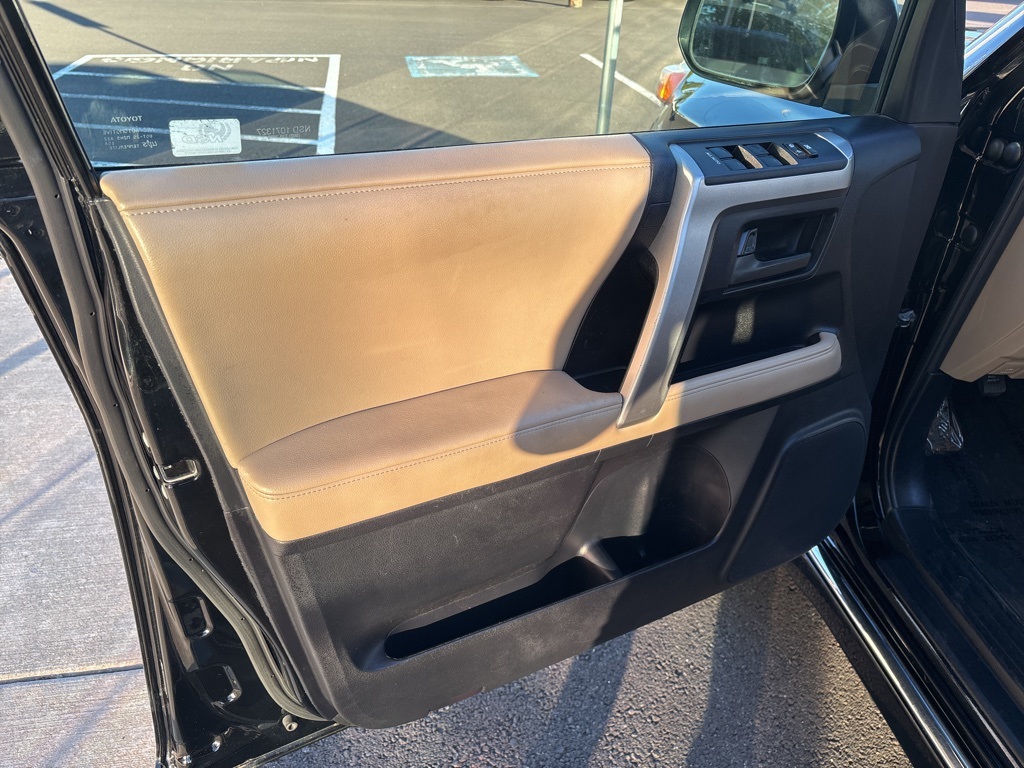 2011 Toyota 4Runner SR5 photo 13