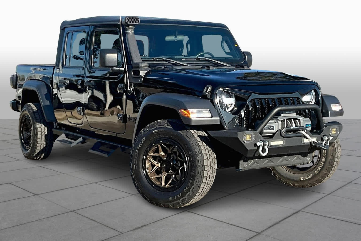 2020 Jeep Gladiator Sport photo 2