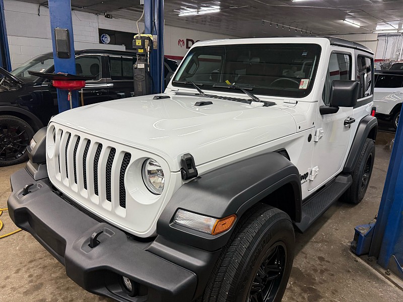 2023 Jeep Wrangler Sport S's photo