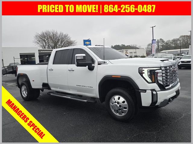 2024 GMC Sierra Denali's photo