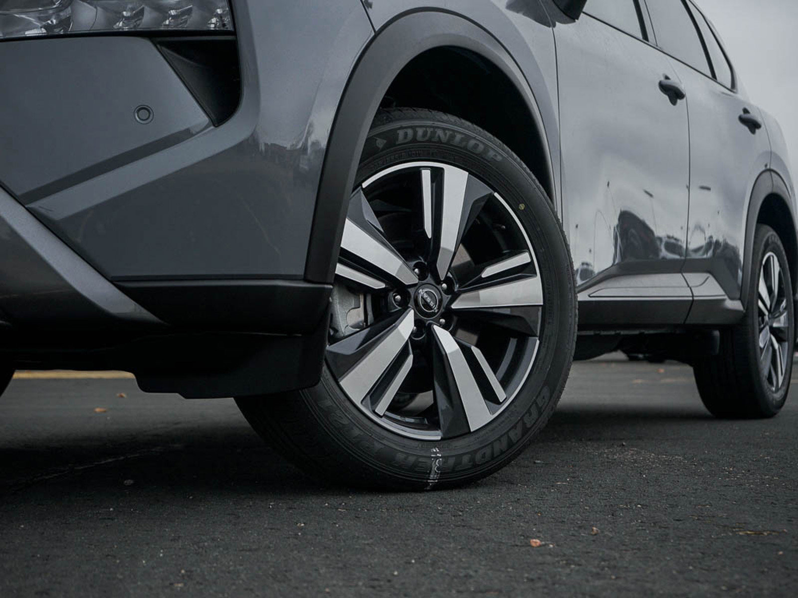 2025 Nissan Rogue SL photo 5
