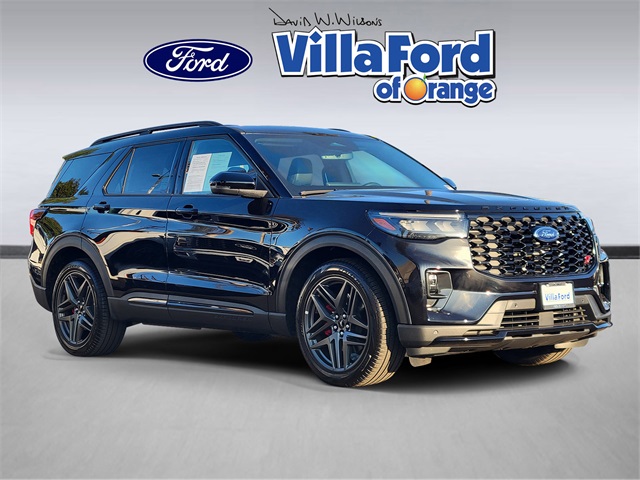 2025 Ford Explorer ST's photo