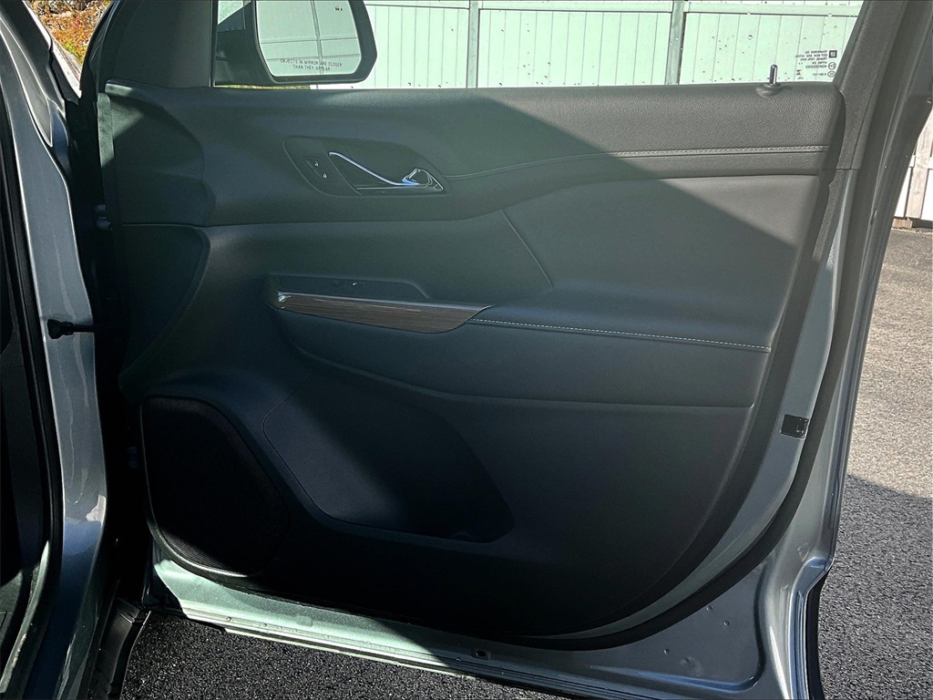 2023 Gmc Acadia SLE photo 12