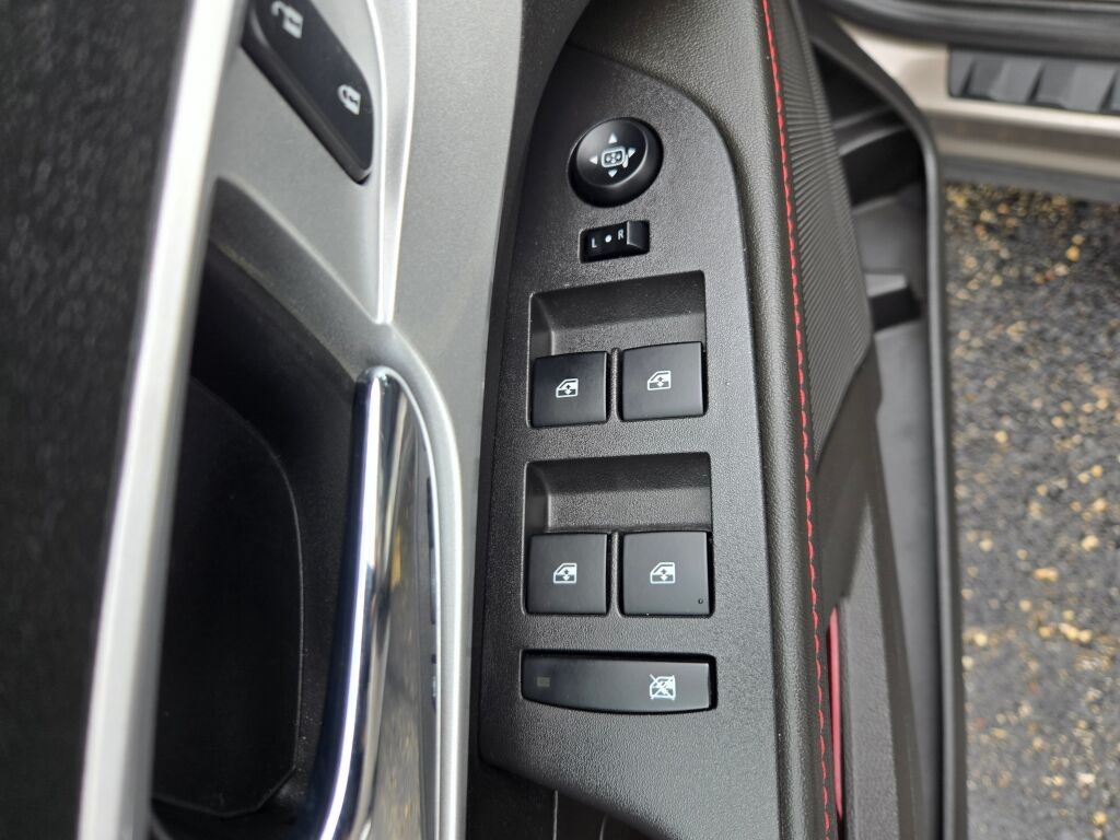 2012 Chevrolet Equinox photo 13