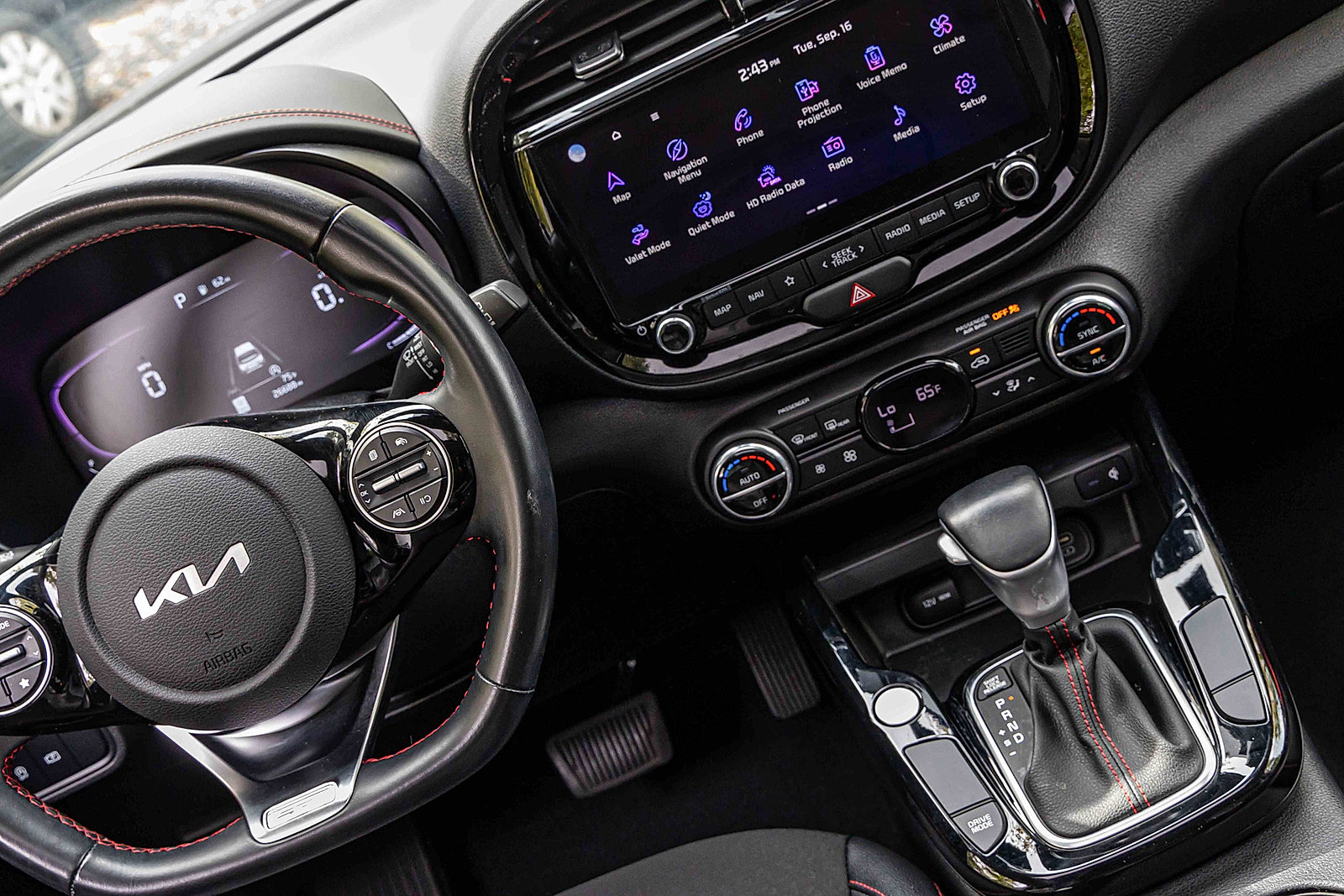 2023 Kia Soul GT-Line photo 19