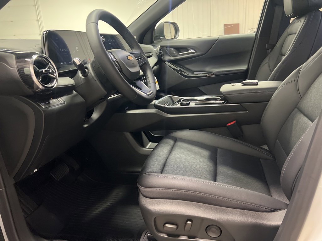2026 Chevrolet Equinox LT photo 10
