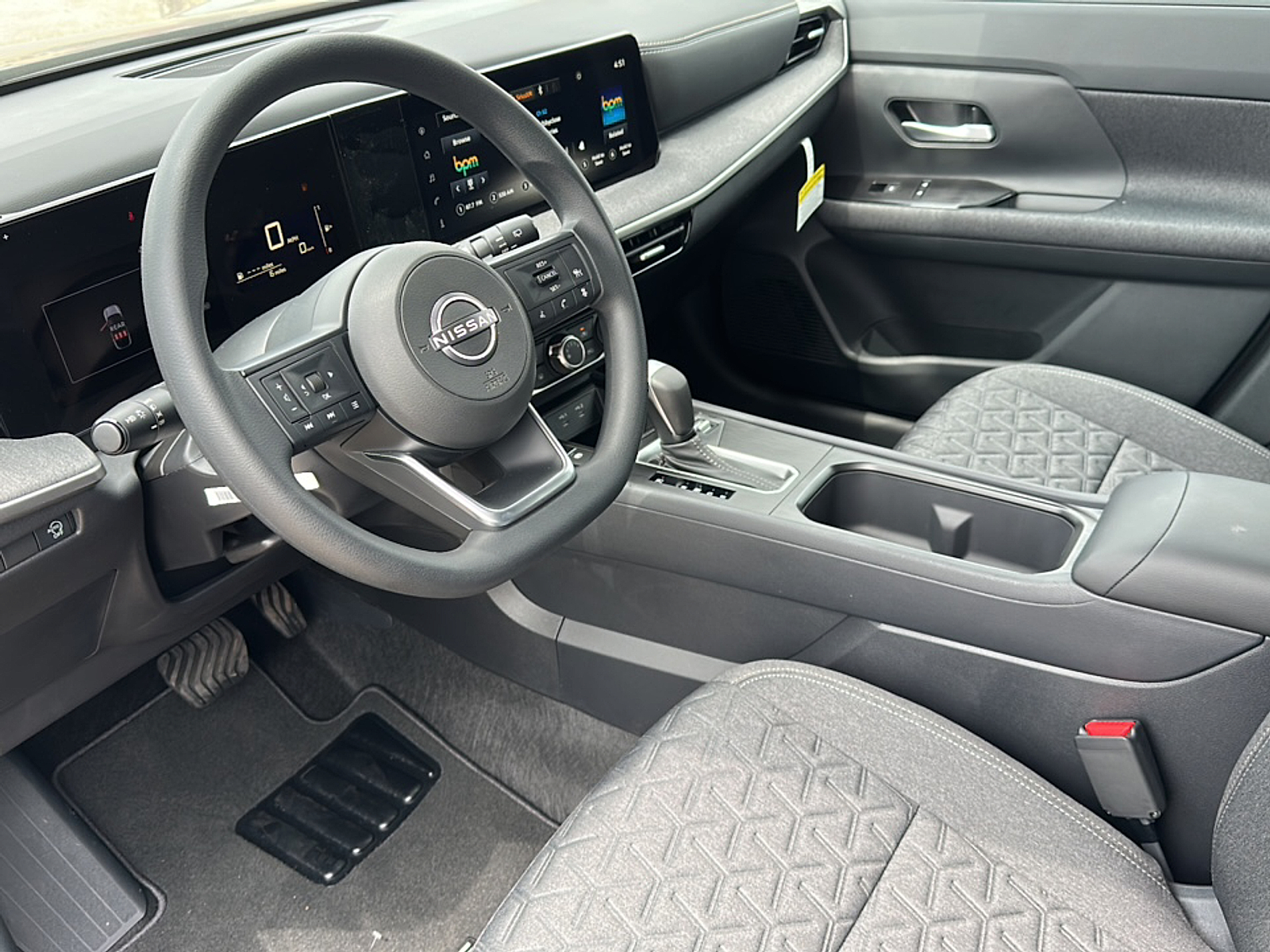 2025 Nissan Kicks SV photo 2