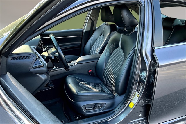 2022 Toyota Camry SE photo 24