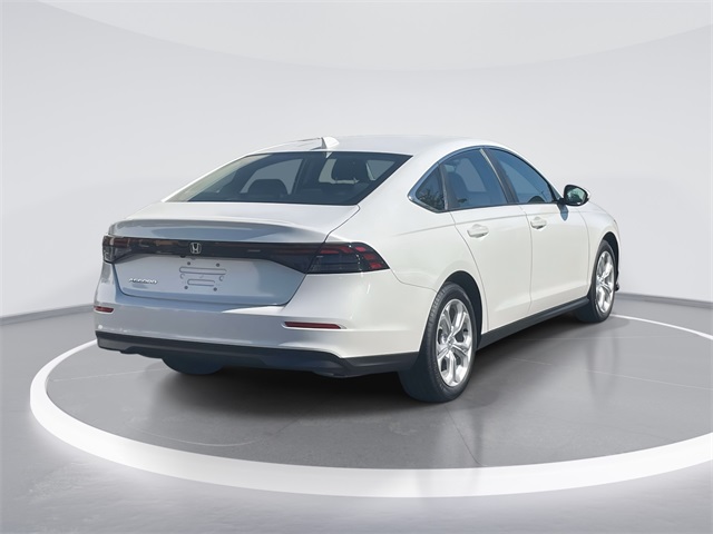 2025 Honda Accord LX photo 4