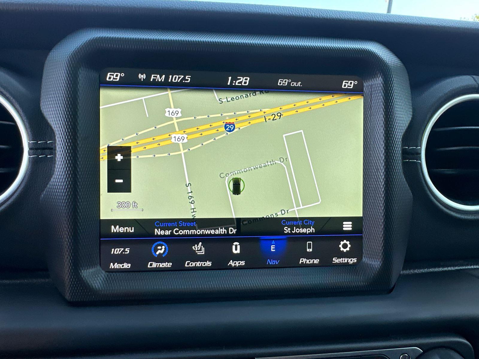 2023 Jeep Wrangler Sahara photo 21