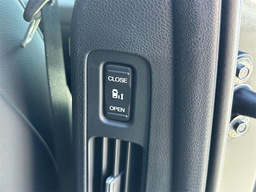 2025 Honda Odyssey Elite photo 8