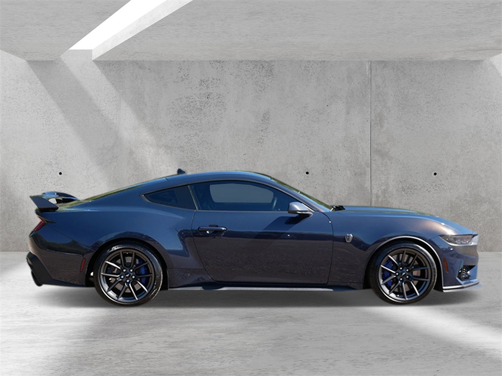 2024 Ford Mustang Dark Horse photo 2