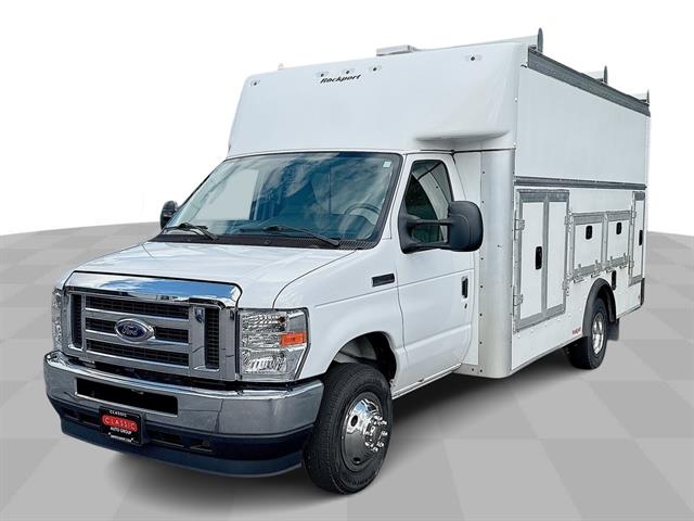 2022 Ford E-Series Cutaway Base's photo