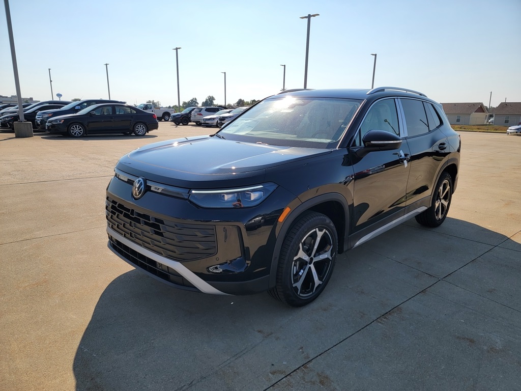 2025 Volkswagen Tiguan SE photo 7
