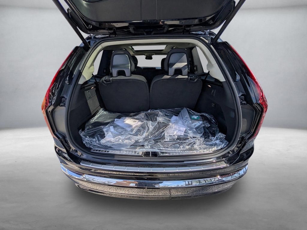 2025 Volvo XC90 T8 Plus photo 5