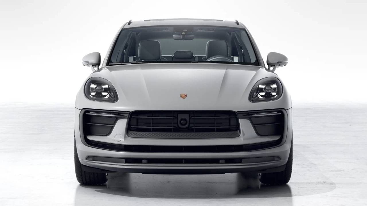2026 Porsche Macan T photo 8