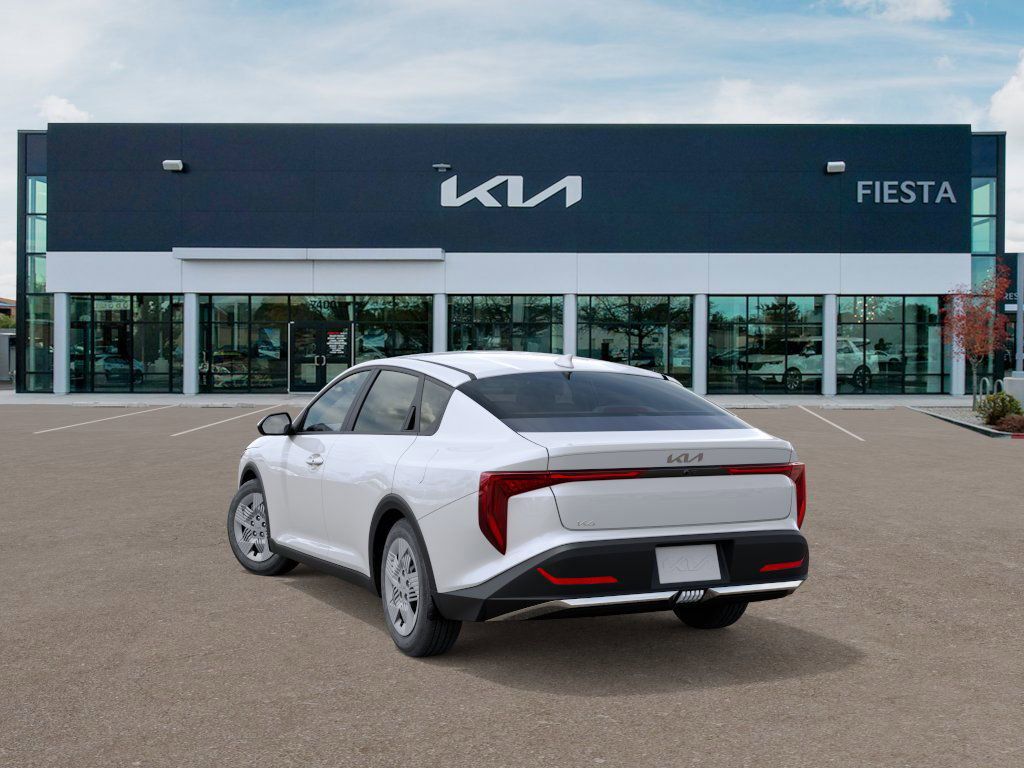 2025 Kia K4 LXS photo 4