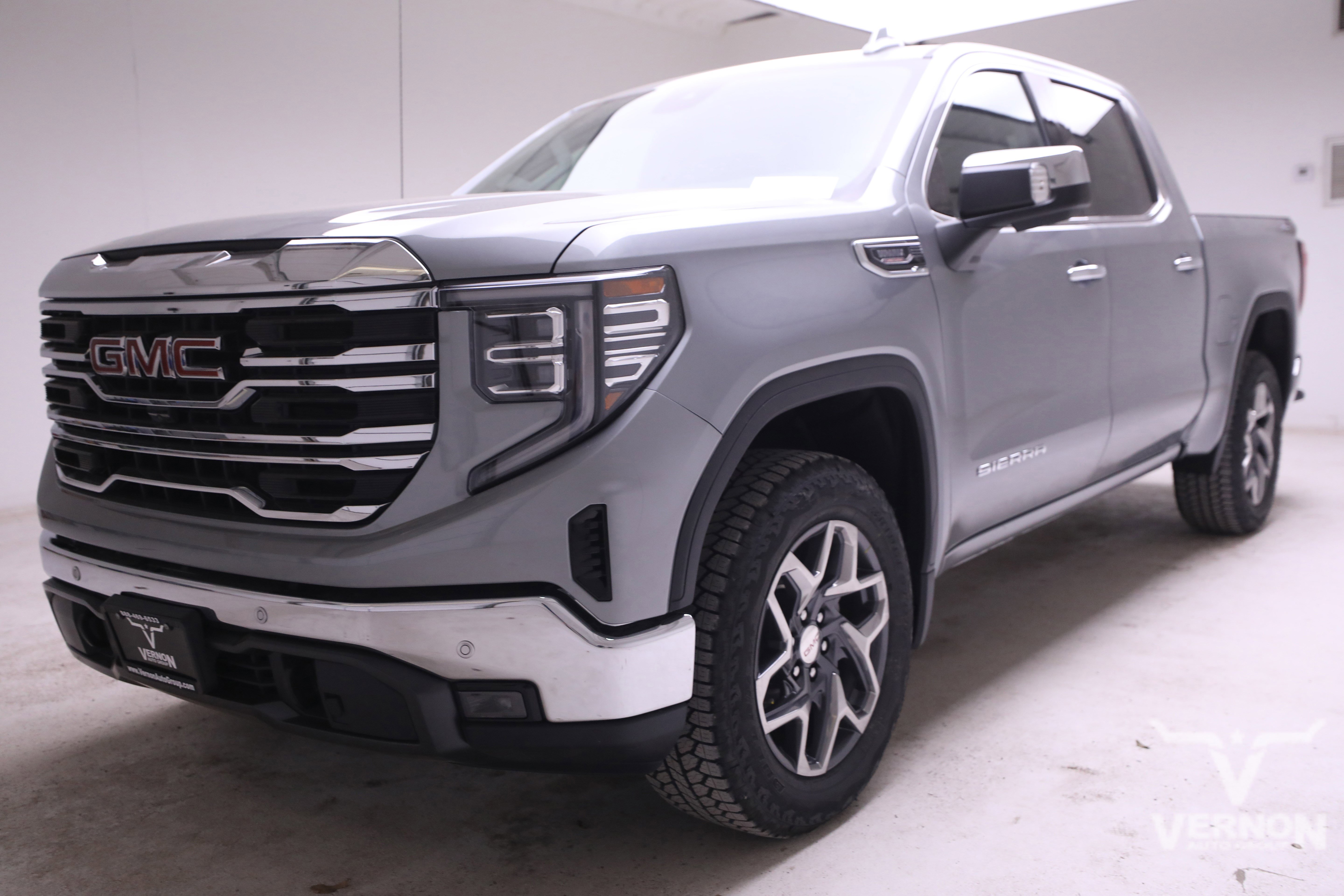 2026 GMC Sierra 1500 SLT's photo